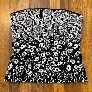 White House Black Market Black & White Roses Corset / fitted top